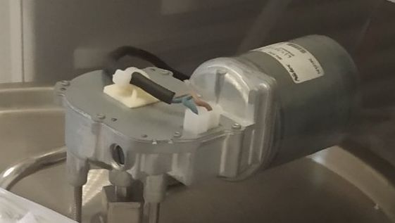 Milkbot motor míchadla s konektorem